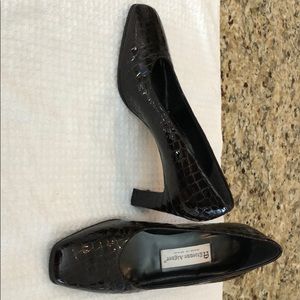 Etienne Aigner Pumps